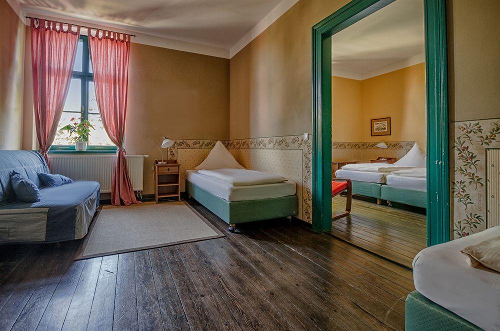 Hotel Zur Henne Νάουμπουργκ Εξωτερικό φωτογραφία