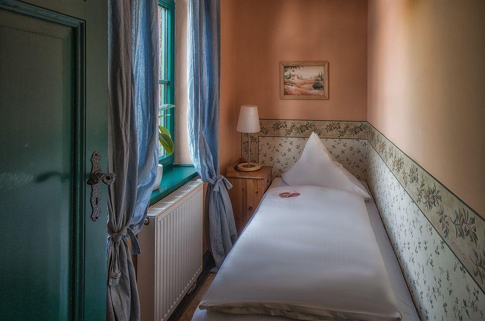 Hotel Zur Henne Νάουμπουργκ Εξωτερικό φωτογραφία