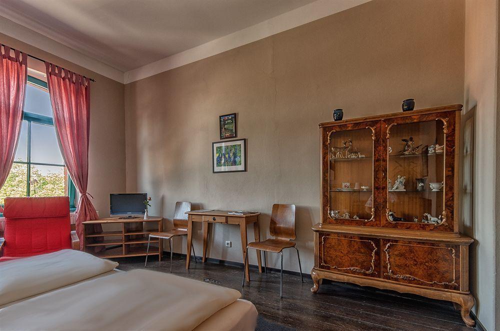 Hotel Zur Henne Νάουμπουργκ Εξωτερικό φωτογραφία