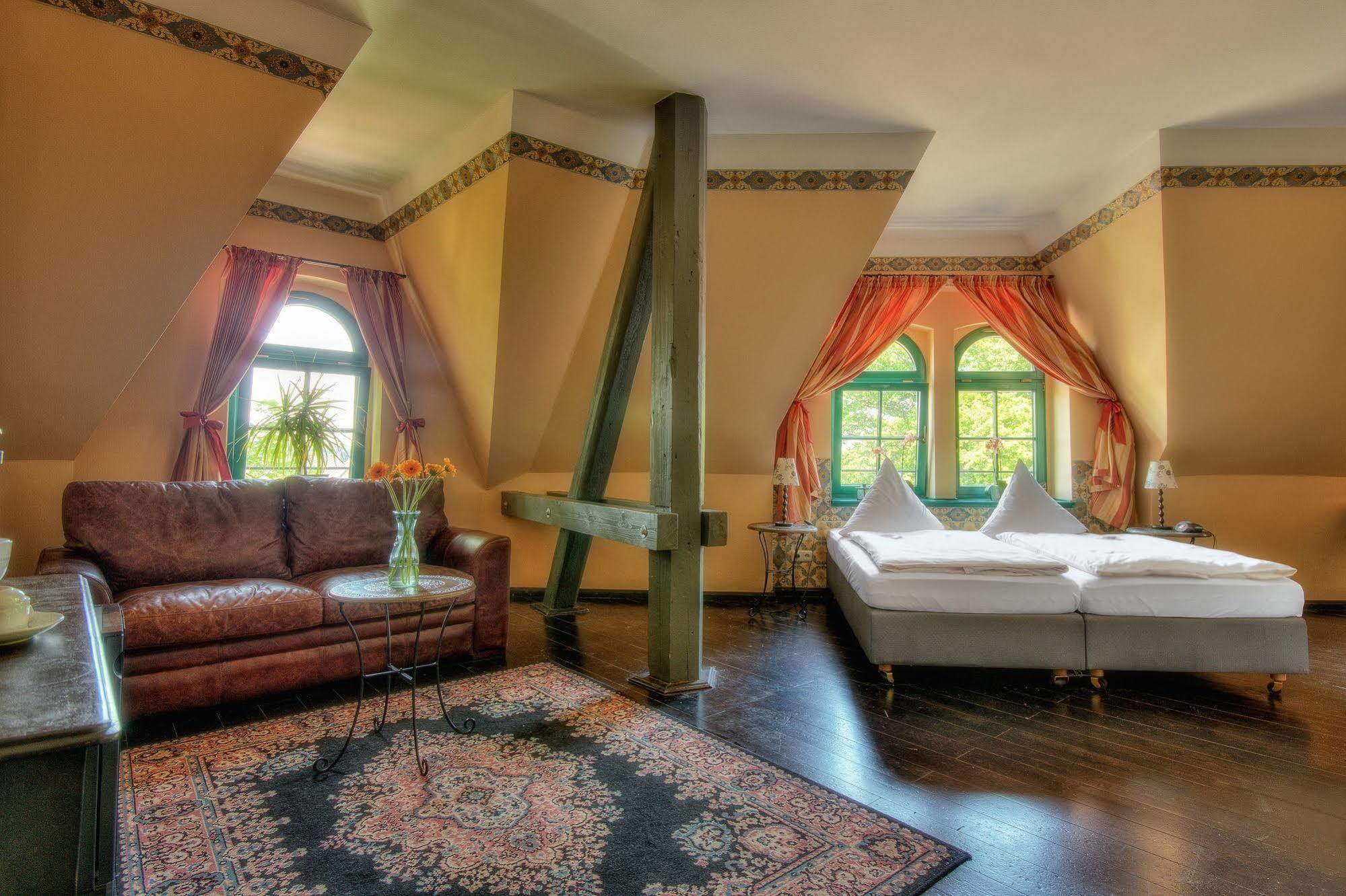 Hotel Zur Henne Νάουμπουργκ Εξωτερικό φωτογραφία