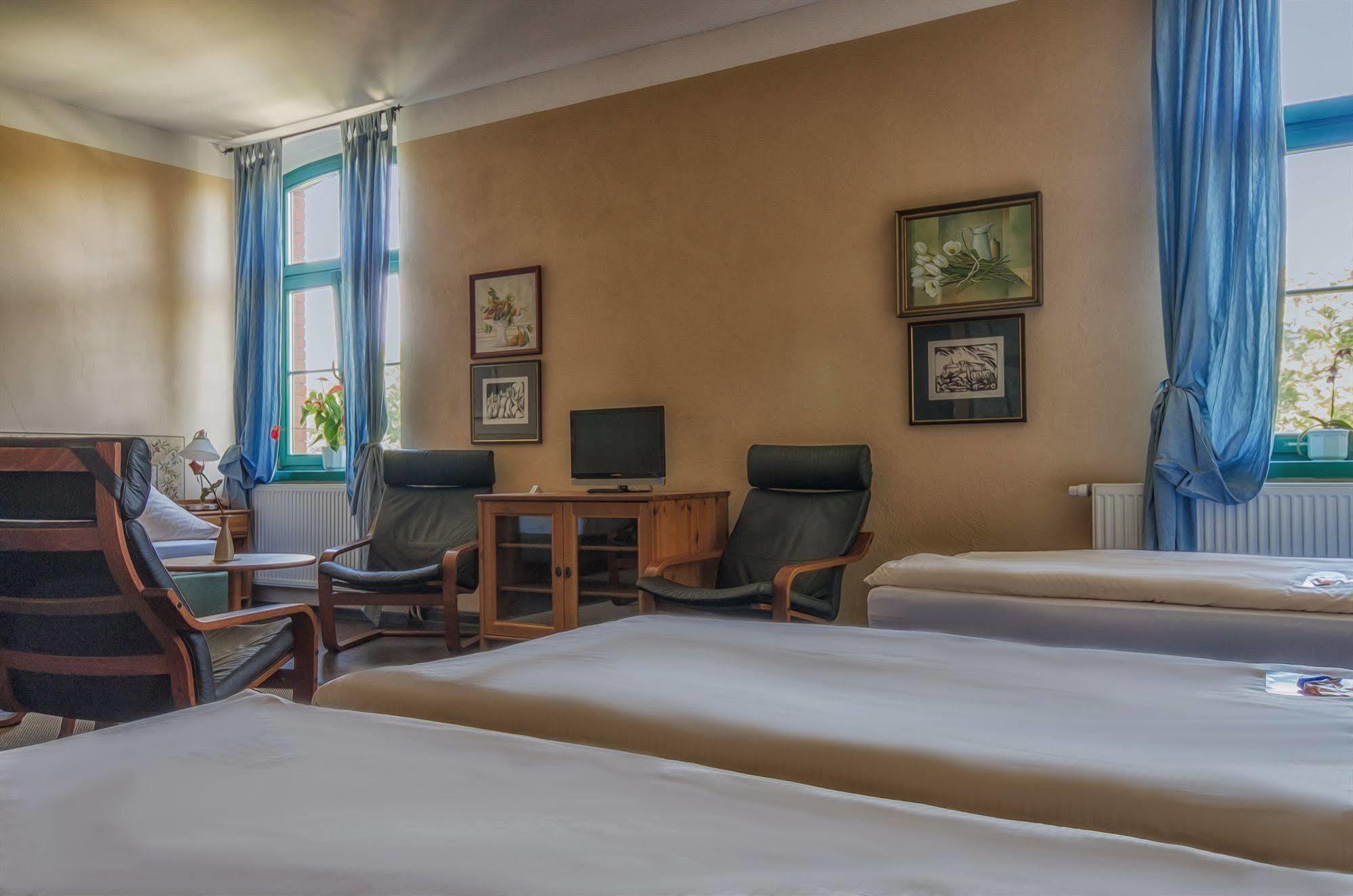 Hotel Zur Henne Νάουμπουργκ Εξωτερικό φωτογραφία