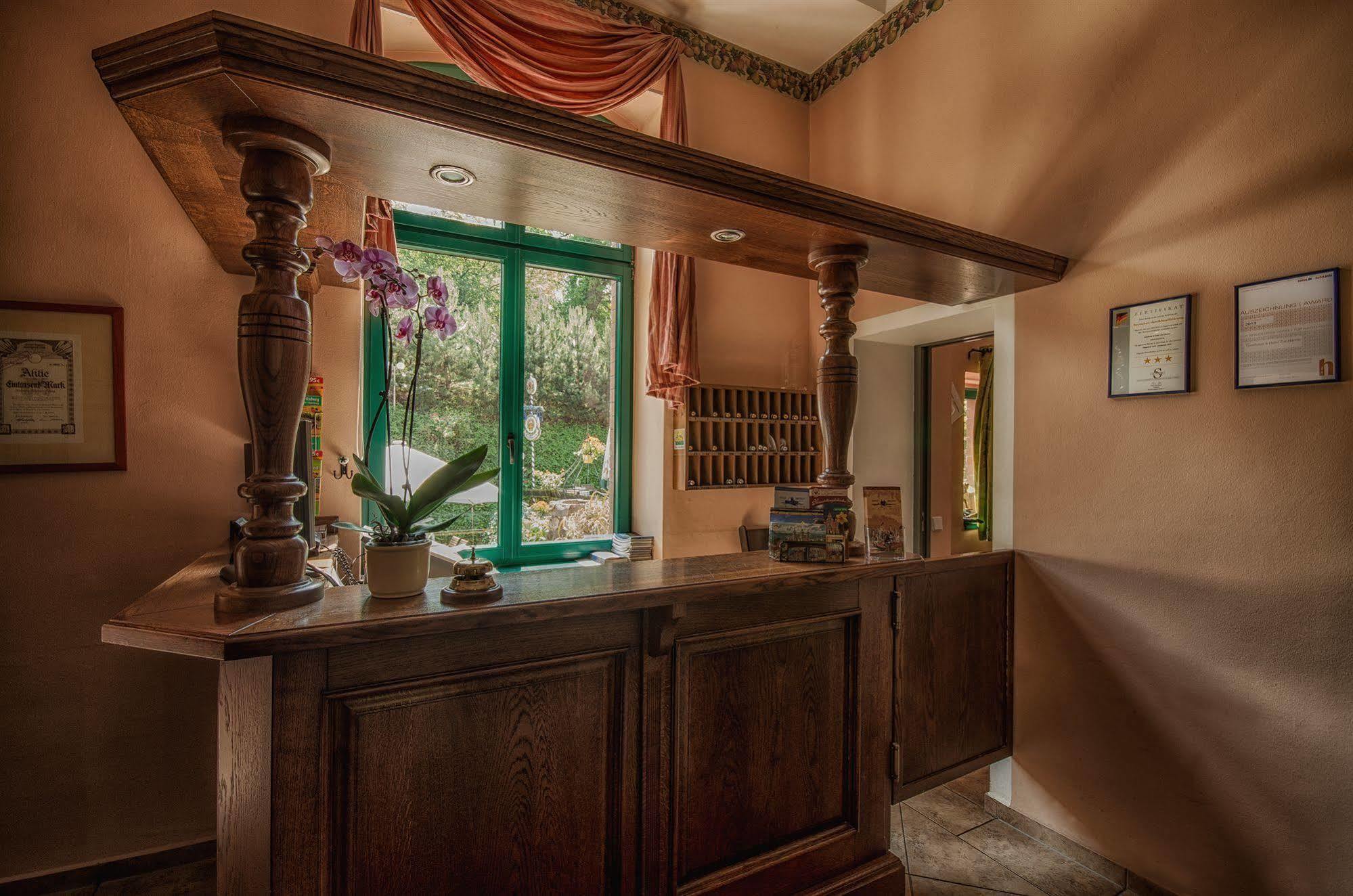 Hotel Zur Henne Νάουμπουργκ Εξωτερικό φωτογραφία