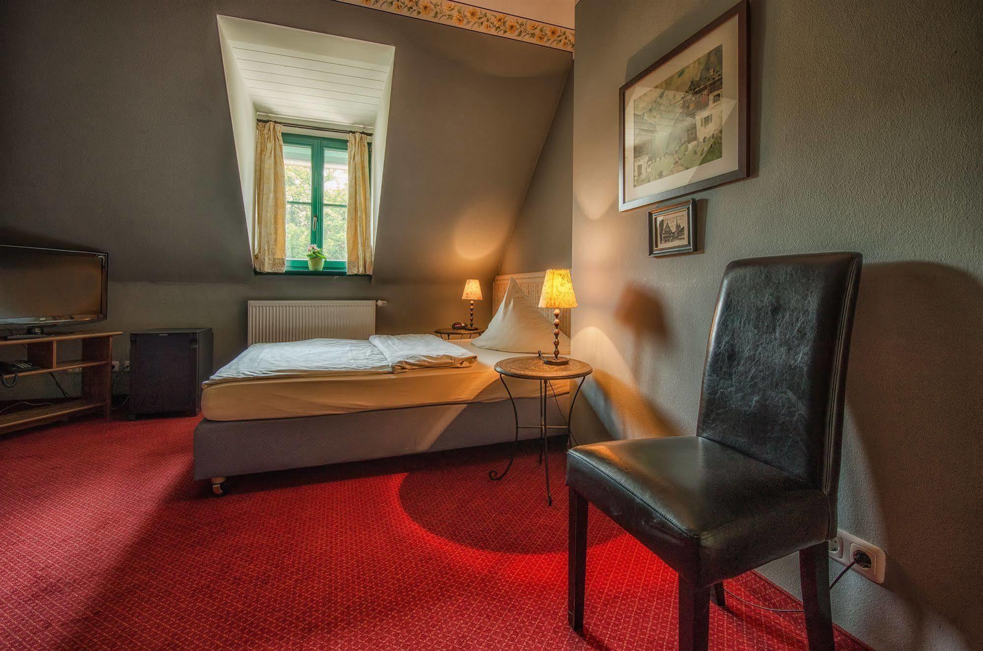 Hotel Zur Henne Νάουμπουργκ Εξωτερικό φωτογραφία