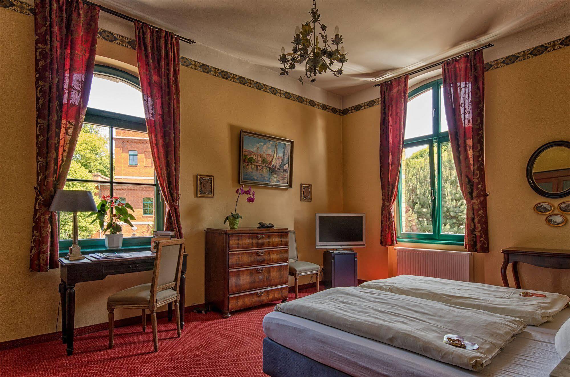 Hotel Zur Henne Νάουμπουργκ Εξωτερικό φωτογραφία