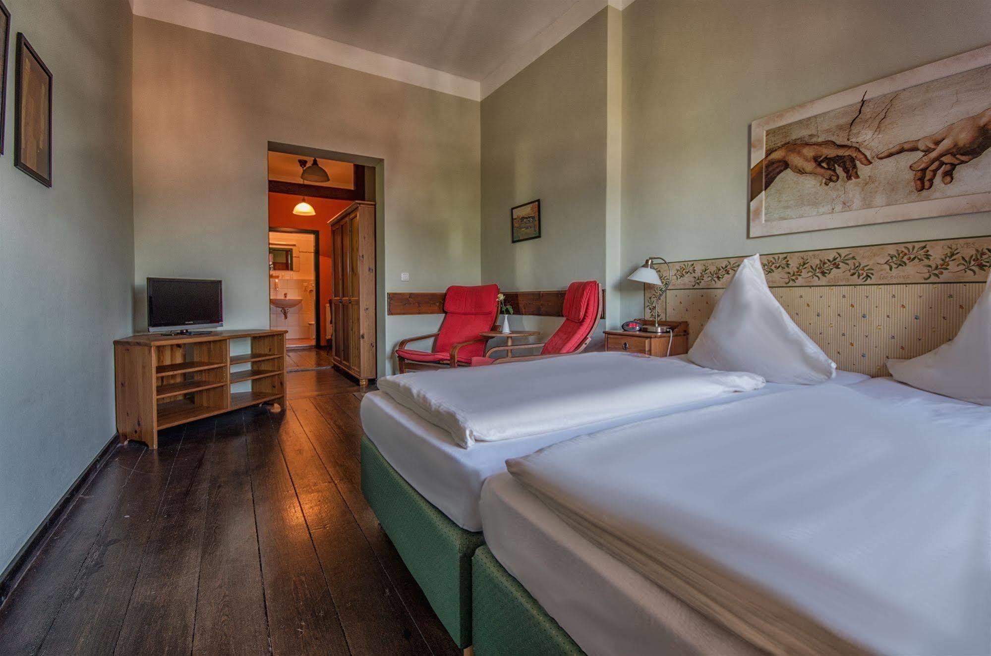 Hotel Zur Henne Νάουμπουργκ Εξωτερικό φωτογραφία