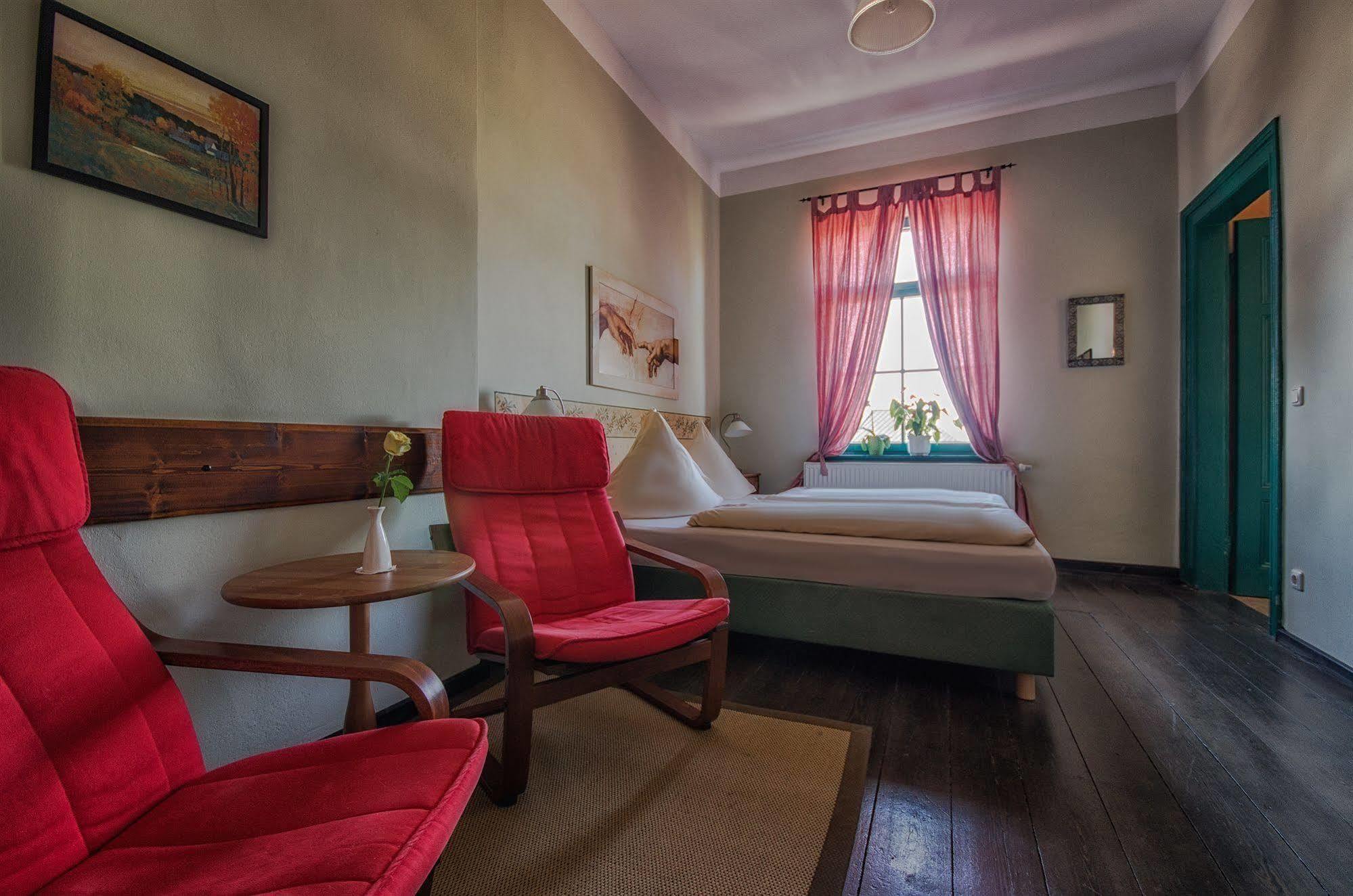 Hotel Zur Henne Νάουμπουργκ Εξωτερικό φωτογραφία