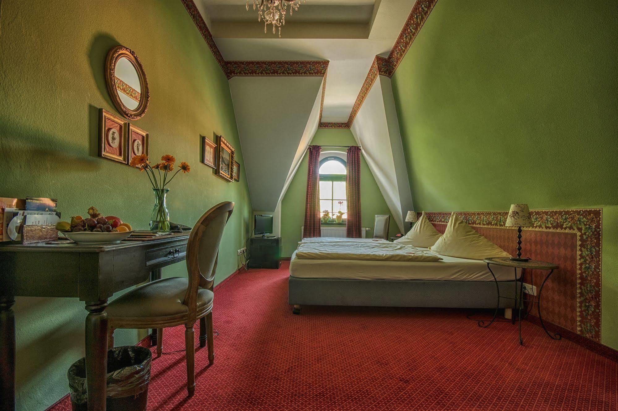 Hotel Zur Henne Νάουμπουργκ Εξωτερικό φωτογραφία