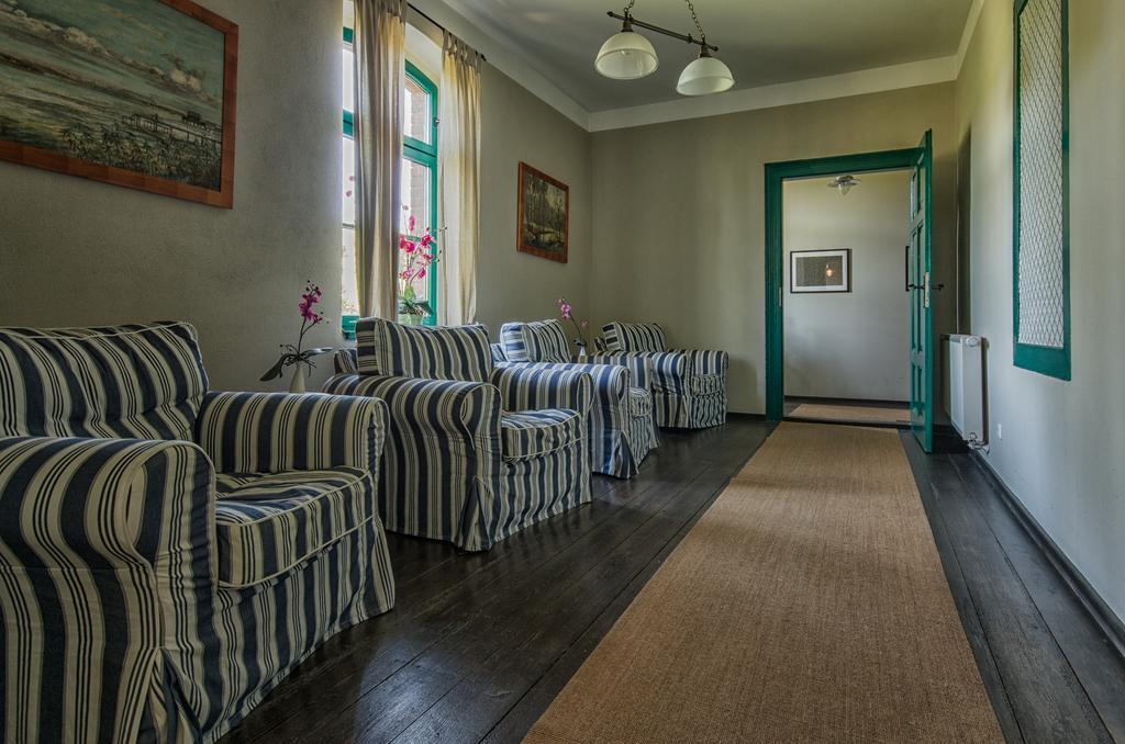 Hotel Zur Henne Νάουμπουργκ Εξωτερικό φωτογραφία